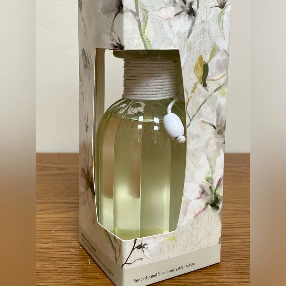 Pier 1 Magnolia Blooms Reed Diffuser